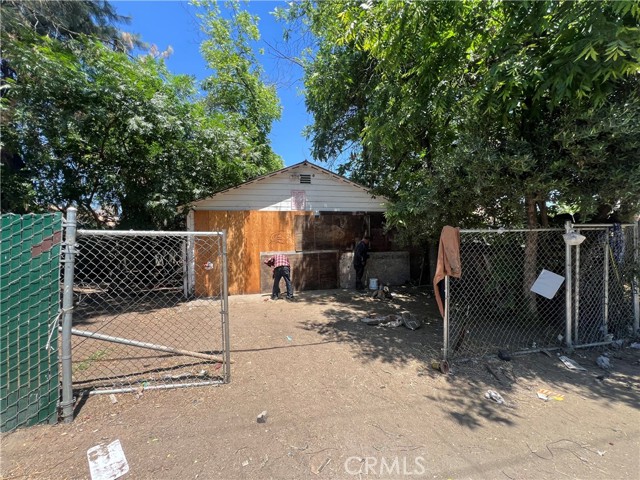 Detail Gallery Image 11 of 16 For 2726 E Washington Ave, Fresno,  CA 93701 - 2 Beds | 1 Baths