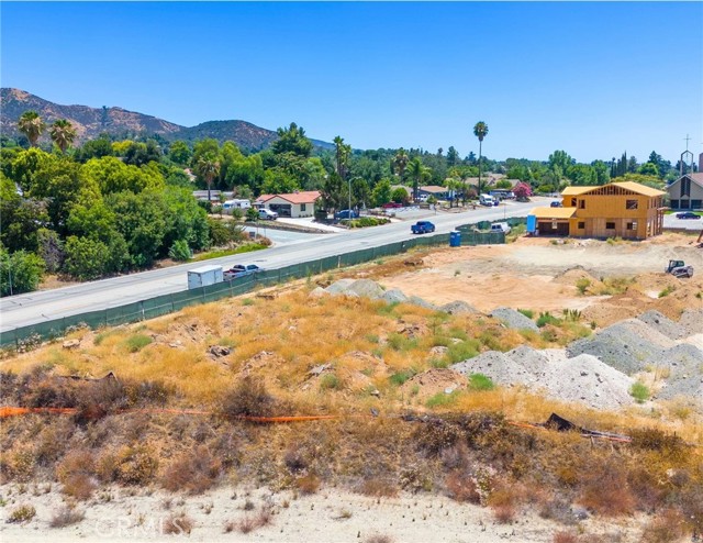 11570 Bryant Street, Yucaipa CA: https://media.crmls.org/medias/6759fe5a-bd00-48c5-8c2a-eabd56b122a4.jpg