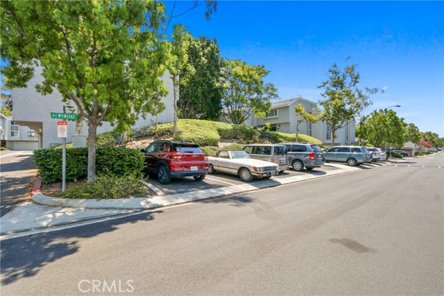 26398 Waterford Circle, Lake Forest CA: https://media.crmls.org/medias/675b1e3c-d31a-4c3a-92a5-a7f2fcb536e3.jpg