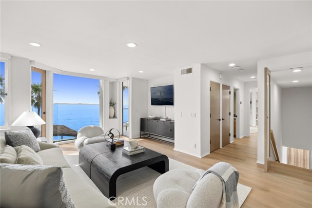 Detail Gallery Image 27 of 56 For 921 Gaviota Dr, Laguna Beach,  CA 92651 - 7 Beds | 7/1 Baths