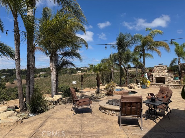 3863 Flowerwood Lane, Fallbrook CA: https://media.crmls.org/medias/675b9992-bcb9-4984-b028-70989906c21e.jpg