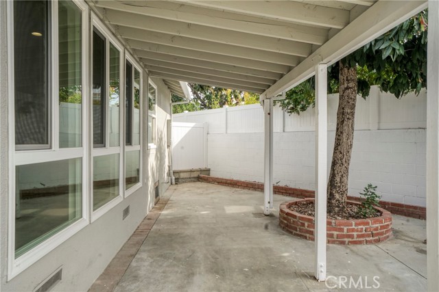 Detail Gallery Image 15 of 43 For 7909 Aldea Ave, Lake Balboa,  CA 91406 - 6 Beds | 5/2 Baths