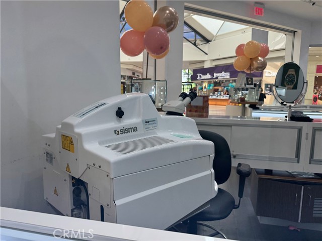 217 Stonewood Street, Downey CA: https://media.crmls.org/medias/675cbbd0-0a0e-4c32-ab32-868fb8f0f25c.jpg