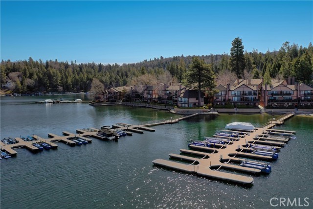 Detail Gallery Image 41 of 45 For 184 State Hwy 173, Unit 24 #24,  Lake Arrowhead,  CA 92352 - 4 Beds | 3 Baths