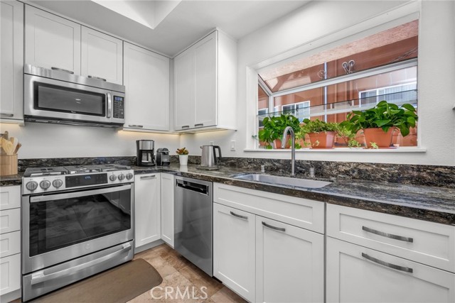 1205 Catalina Avenue, Redondo Beach, California 90277, 4 Bedrooms Bedrooms, ,3 BathroomsBathrooms,Residential,For Sale,Catalina,SB25204315