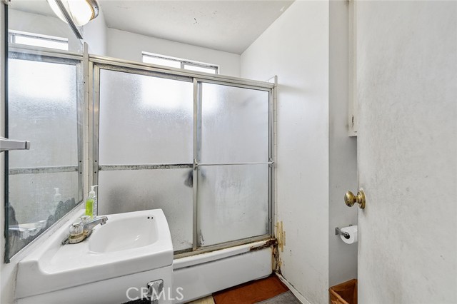 2538 Frost Avenue, Thousand Oaks CA: https://media.crmls.org/medias/675dc747-d1cf-49b3-b26a-56da836b81ba.jpg