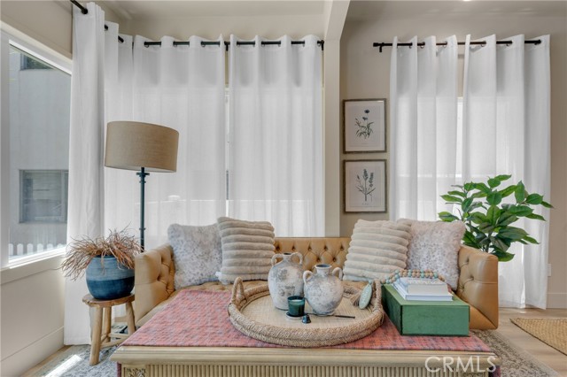 1123 E Ocean Blvd, Long Beach CA: https://media.crmls.org/medias/675dd633-cca4-4565-b0db-59da15989019.jpg