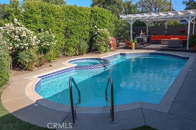 3082 Fish Canyon Road, Duarte CA: https://media.crmls.org/medias/675df43b-b973-4fb1-bbb6-aed7d975ba14.jpg