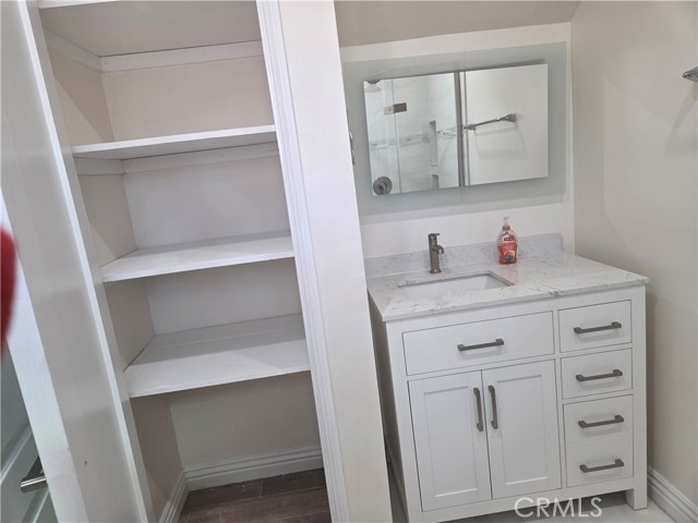 Detail Gallery Image 12 of 18 For 8644 N Corbin Ave, Northridge,  CA 91324 - 3 Beds | 3 Baths