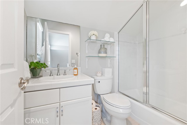 Detail Gallery Image 28 of 32 For 608 Poinsettia Ave #B,  Corona Del Mar,  CA 92625 - 2 Beds | 2/1 Baths