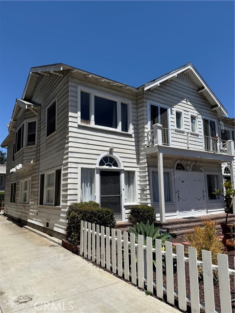 Detail Gallery Image 2 of 11 For 1209 E 1st St, Long Beach,  CA 90802 - – Beds | – Baths