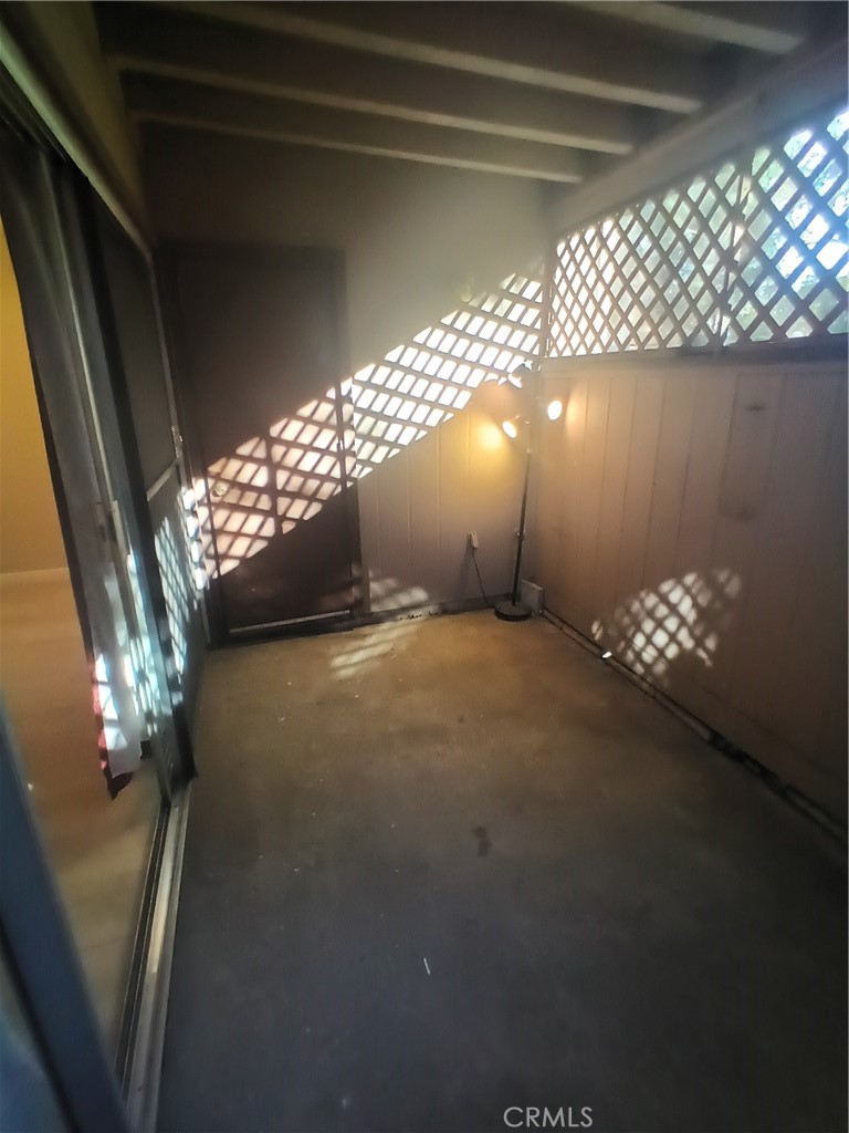 https://media.crmls.org/medias/6762ba31-e690-4f44-9364-7d2eb61b8e8b.jpg?preset=X-Large
