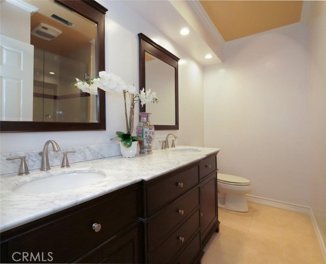 En-Suite Bathroom in Bedroom #4