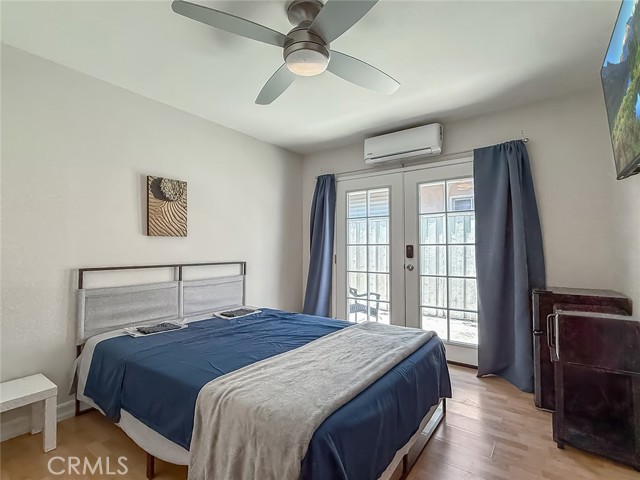 24017 Sylvan Street, Woodland Hills CA: https://media.crmls.org/medias/6762def7-e490-4610-bc74-589cff08ffe8.jpg