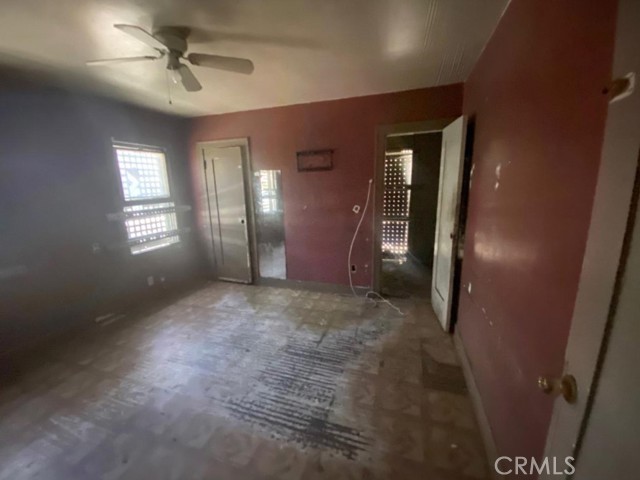 Detail Gallery Image 3 of 7 For 2640 Grand Ave, Huntington Park,  CA 90255 - 3 Beds | 1 Baths