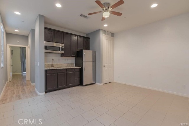 Detail Gallery Image 3 of 4 For 17949 Yellow Dock, San Bernardino,  CA 92407 - 1 Beds | 1 Baths