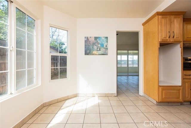 Detail Gallery Image 9 of 31 For 3790 Nuttree, Riverside,  CA 92501 - 3 Beds | 2 Baths