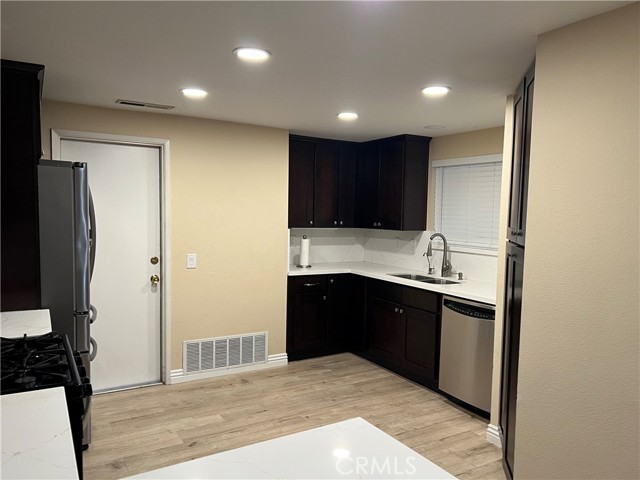 Detail Gallery Image 4 of 27 For 8550 San Jacinto Ct, Rancho Cucamonga,  CA 91730 - 3 Beds | 2/1 Baths