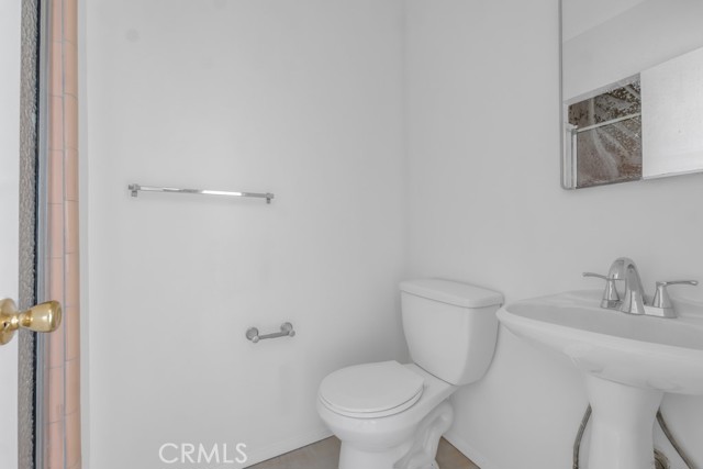 7758 Mason Avenue, Winnetka CA: https://media.crmls.org/medias/67654e8e-e7a0-4cab-bb89-66025aa1101c.jpg