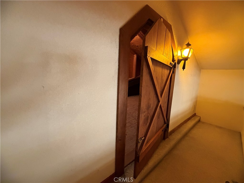 https://media.crmls.org/medias/676560d8-d18f-484b-bf56-e78912eebc8b.jpg?preset=X-Large