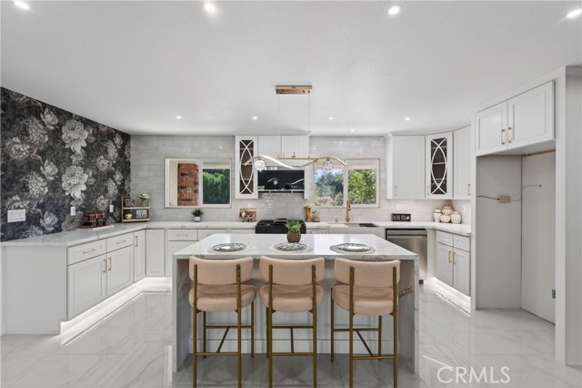 Detail Gallery Image 18 of 68 For 11891 San Timoteo Canyon Rd, Redlands,  CA 92373 - 4 Beds | 4 Baths