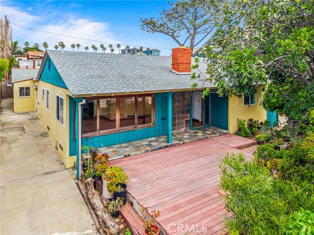 Detail Gallery Image 2 of 45 For 820 Law St, San Diego,  CA 92109 - 4 Beds | 2 Baths