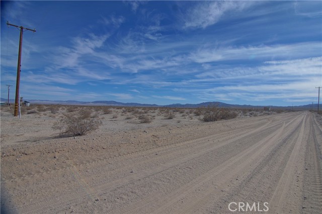 Detail Gallery Image 8 of 10 For 6325 Stegg Rd, Twentynine Palms,  CA 92277 - – Beds | – Baths