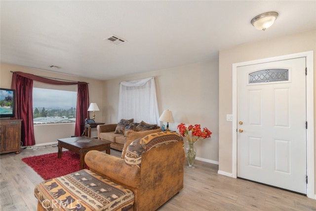 Detail Gallery Image 5 of 28 For 2400 W Valley #97,  Escondido,  CA 92029 - 3 Beds | 2 Baths