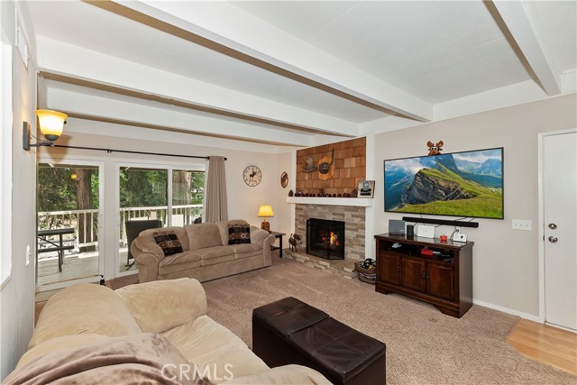 209 Cool Creek Lane, Lake Arrowhead CA: https://media.crmls.org/medias/67672e5b-5e0a-41f6-8f4b-50b837ea2193.jpg