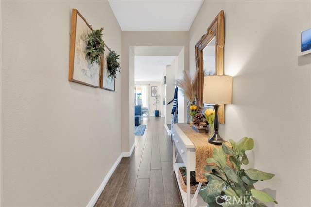 Detail Gallery Image 6 of 48 For 3925 Obsidian, San Bernardino,  CA 92407 - 4 Beds | 3 Baths