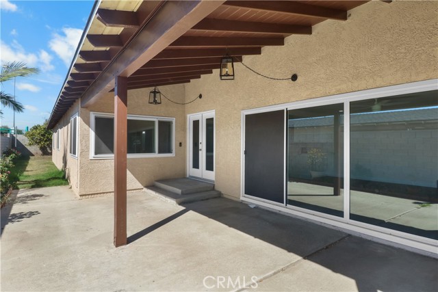 10829 Firmona Avenue photo 33