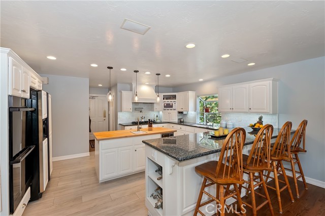 27781 St Bernard Lane, Lake Arrowhead CA: https://media.crmls.org/medias/67676d51-1671-432f-a423-3940b379961f.jpg