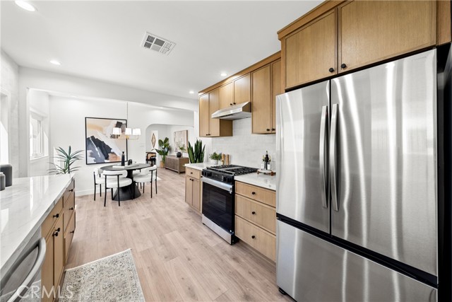 Detail Gallery Image 9 of 44 For 2306 Elmgrove, Los Angeles,  CA 90031 - 4 Beds | 3 Baths