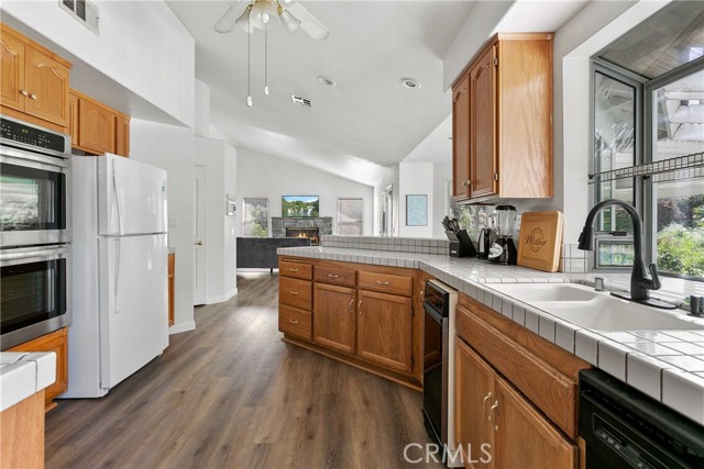 Detail Gallery Image 10 of 26 For 29223 Obsidian Ct, Nuevo,  CA 92567 - 4 Beds | 2/1 Baths