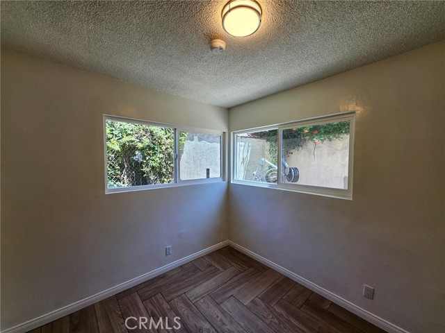 Detail Gallery Image 3 of 12 For 3962 Brighton Ave, Los Angeles,  CA 90062 - – Beds | – Baths