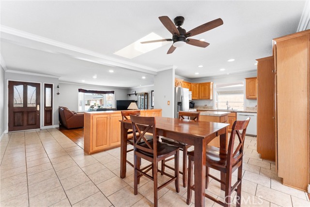 Detail Gallery Image 4 of 28 For 15762 Plymouth Lane, Huntington Beach,  CA 92647 - 5 Beds | 2 Baths