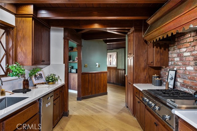 Image 16 of 53 For 1430 La Perla Avenue