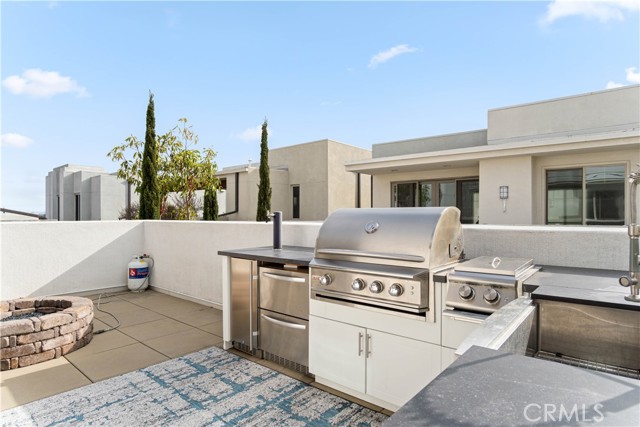 Detail Gallery Image 9 of 50 For 5533 Palm Dr, Hawthorne,  CA 90250 - 4 Beds | 3 Baths