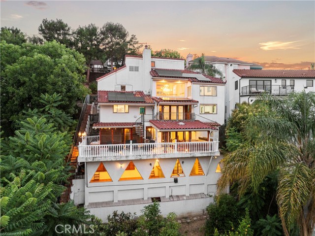 3916 Carnavon Way, Los Angeles CA: https://media.crmls.org/medias/676bc508-e1f2-4608-be09-69601b11202d.jpg