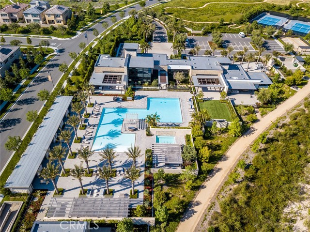 61 Hartman, Irvine CA: https://media.crmls.org/medias/676c4fa6-1557-4cad-9891-4be71d4a3eca.jpg