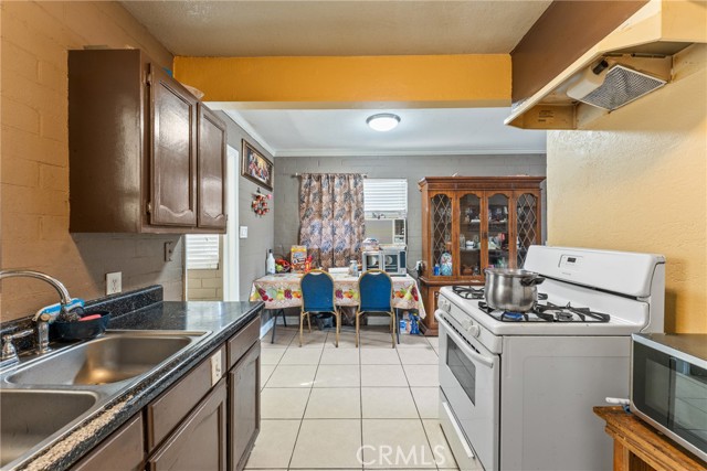 Detail Gallery Image 8 of 24 For 21947 Dracaea Ave, Moreno Valley,  CA 92553 - 4 Beds | 2 Baths