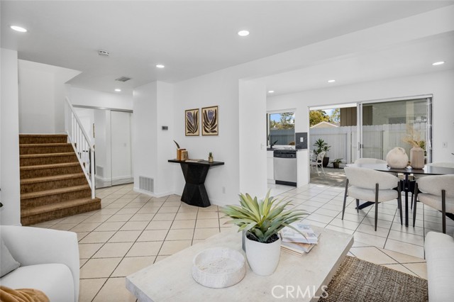 25532 Polaris Lane, Lake Forest CA: https://media.crmls.org/medias/676d5e12-344a-492b-b27f-376b74e5b837.jpg