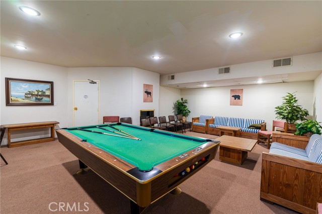 911 N Kings Road, West Hollywood CA: https://media.crmls.org/medias/676dd815-4f24-4c7d-9608-fc540c3f4ba5.jpg