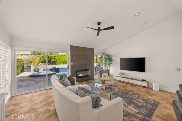 Detail Gallery Image 23 of 43 For 9 Sheridan, Irvine,  CA 92620 - 4 Beds | 2 Baths