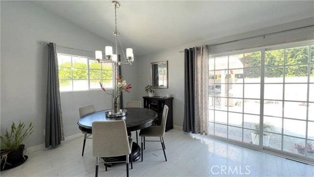 Detail Gallery Image 6 of 15 For 20511 Mandell St, Winnetka,  CA 91306 - 3 Beds | 2 Baths