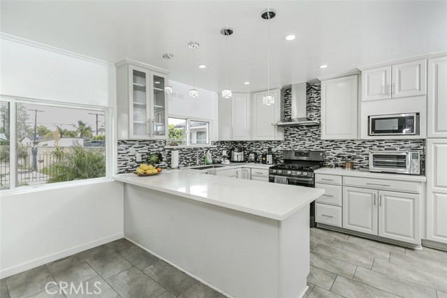 Detail Gallery Image 12 of 44 For 7737 Ethel Ave, North Hollywood,  CA 91605 - 6 Beds | 5 Baths