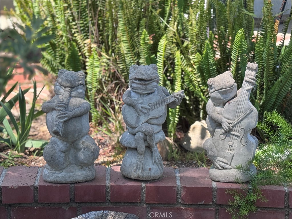 https://media.crmls.org/medias/676fb5d0-a1ed-427e-b8eb-aa2edd997b93.jpg?preset=X-Large