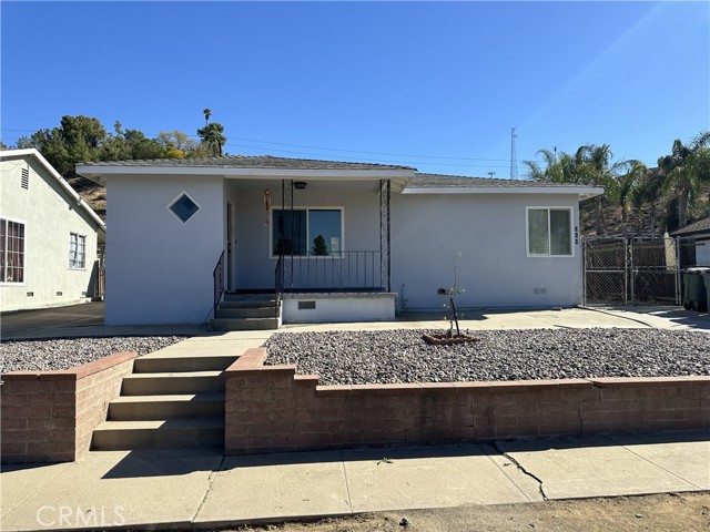 Detail Gallery Image 1 of 20 For 264 E Hill St, Lake Elsinore,  CA 92530 - 3 Beds | 1/1 Baths