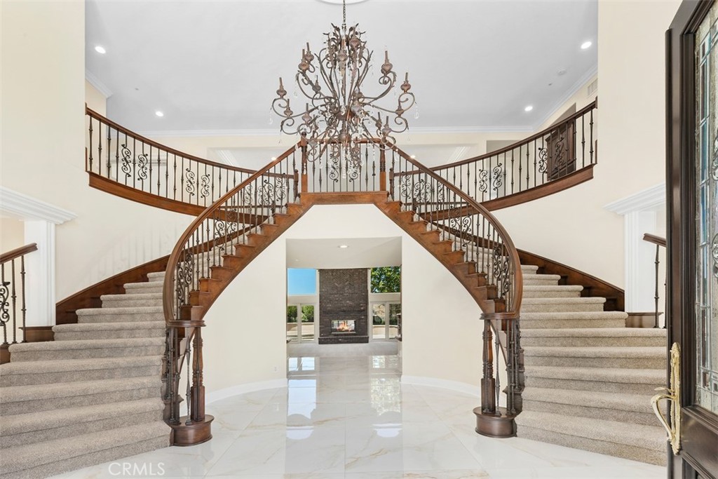 6863 Canyon Hill Drive, Riverside, CA 92506