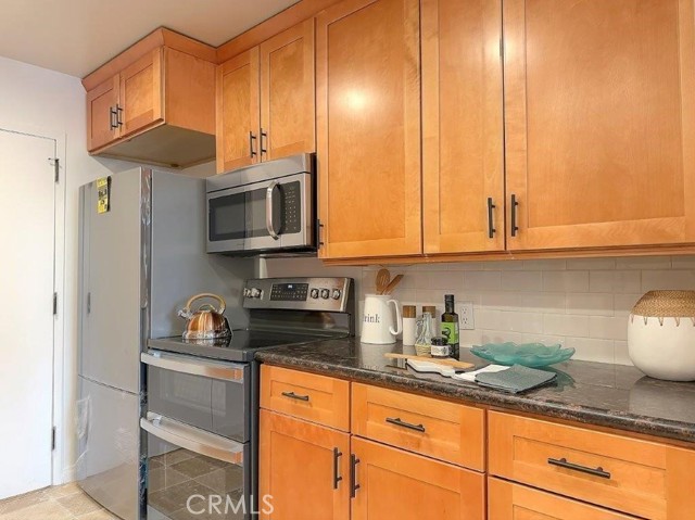 Detail Gallery Image 11 of 30 For 100 S Doheny Dr #409,  Los Angeles,  CA 90048 - 1 Beds | 1/1 Baths